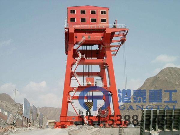天津坝顶门机销售公司 多功能坝顶门机水里作业的全能助手