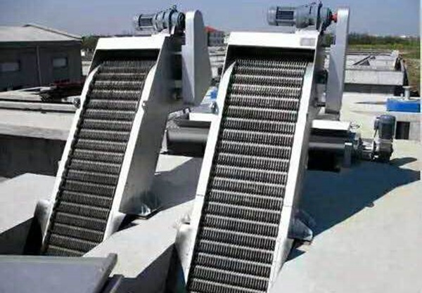 浅水工况和深水工况，分别适合选用哪种结构的清污机